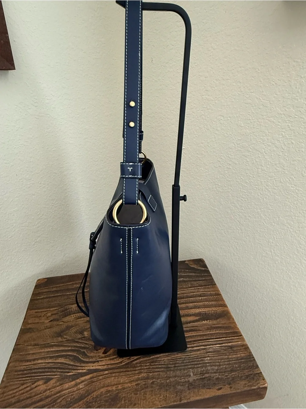 Tory Burch Miller Leather Bucket Tote – Navy Blue